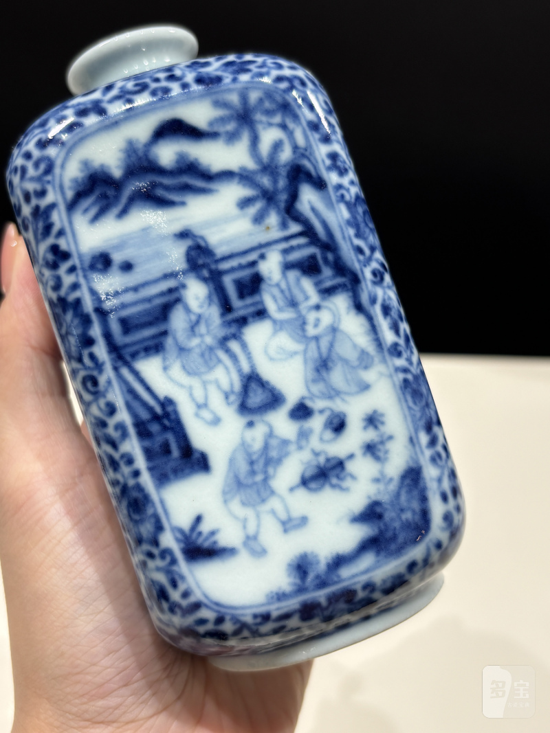 清雍正 青花花卉开光婴戏图方瓶 - 图9